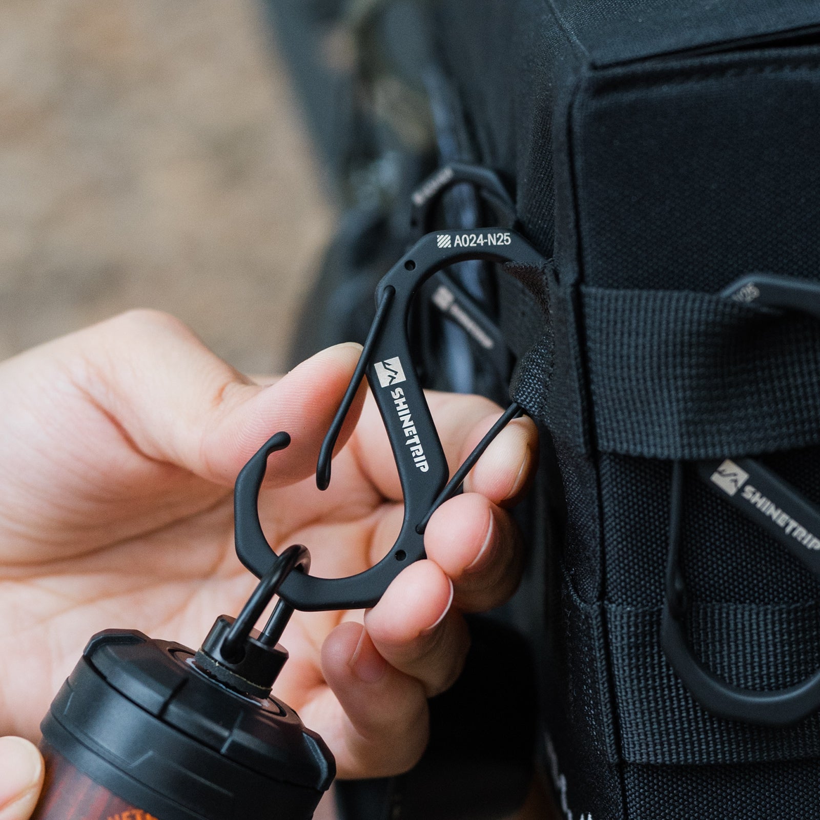 ST-05 Series Jumbo Double Hook Carabiner